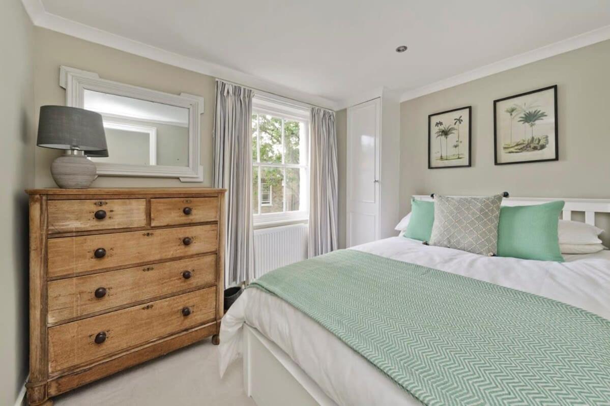 Fabulous 3 Bed Flat Chelsea * Londra