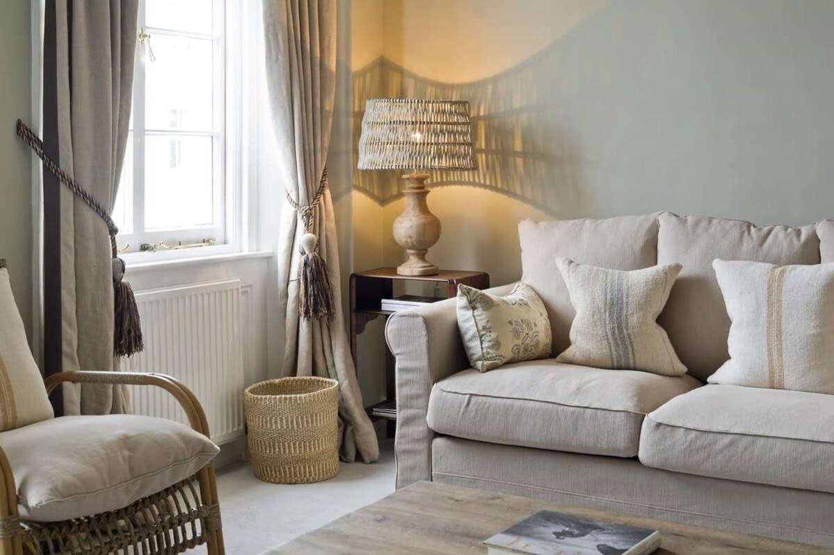 Fabulous 3 Bed Flat Chelsea