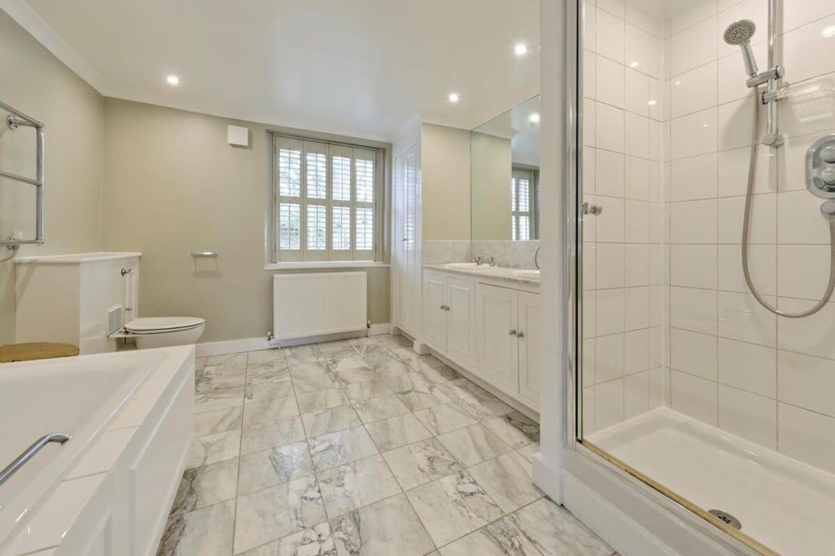 Fabulous 3 Bed Flat Chelsea * London